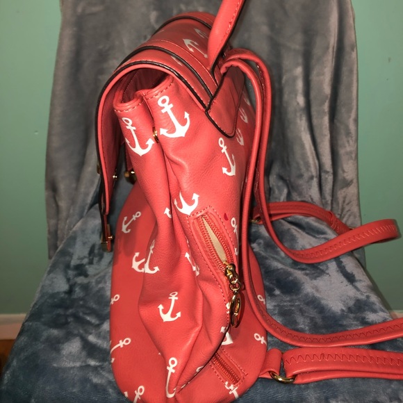 Coral backpack - Picture 3 of 4